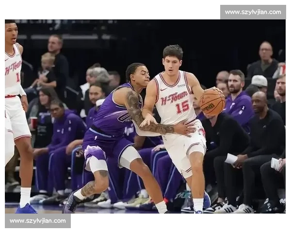 斯通打造 2.04 米巨无霸锋线！乌度卡 14 人轮换颠覆联盟